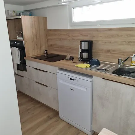 Granville, Sous-sol Amenage En Bel *