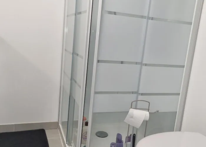 Granville, Sous-sol Amenage En Bel Apartment Granville