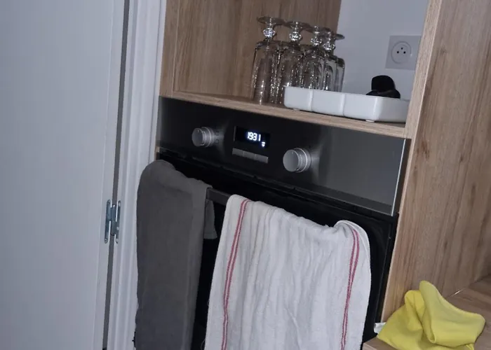 Granville, Sous-sol Amenage En Bel Apartment Granville