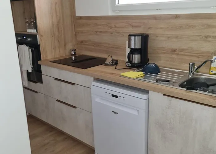 Granville, Sous-sol Amenage En Bel *